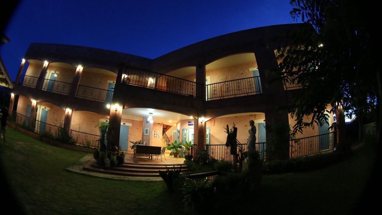 Photo of Buildings in Tha Li