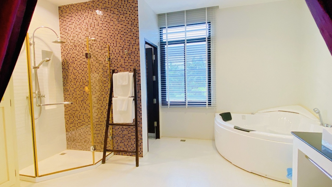 Photo of Bathroom in Tha Tum