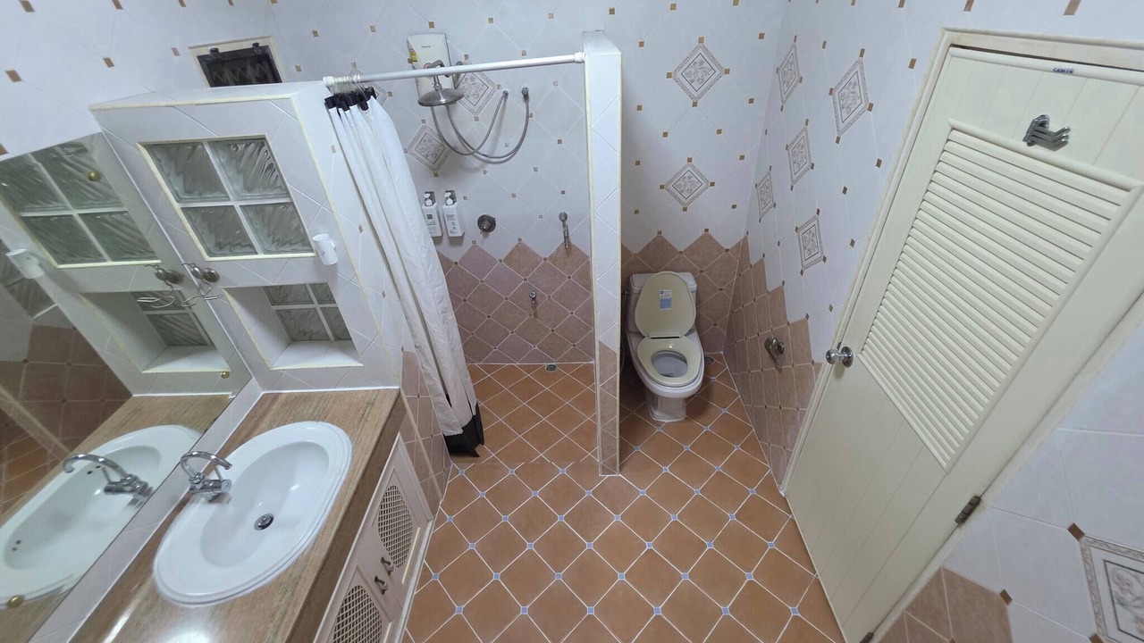 Photo of Bathroom in Saraphi