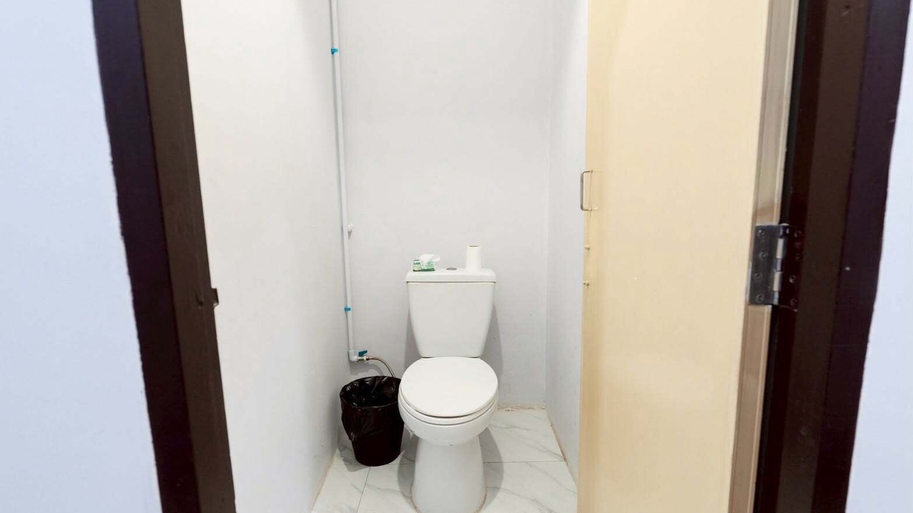 Photo of Bathroom in Wat Bowon Niwet