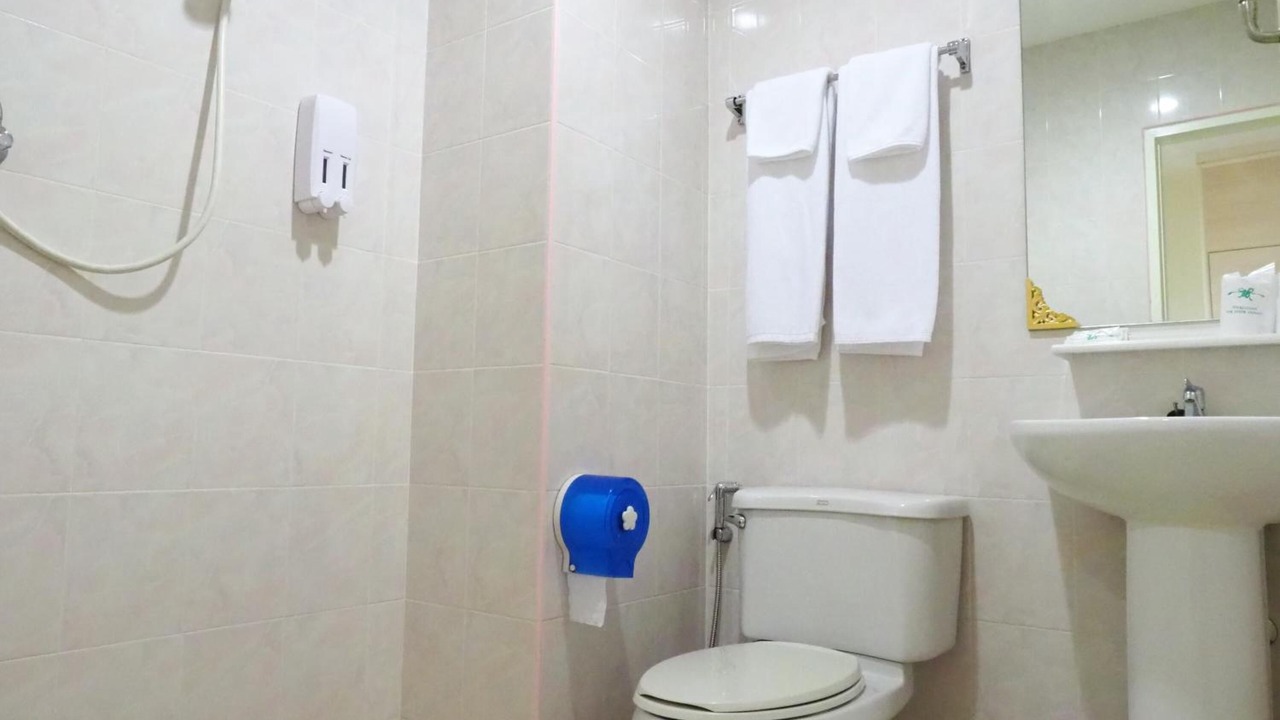 Photo of Bathroom in Pom Prap Sattru Phai