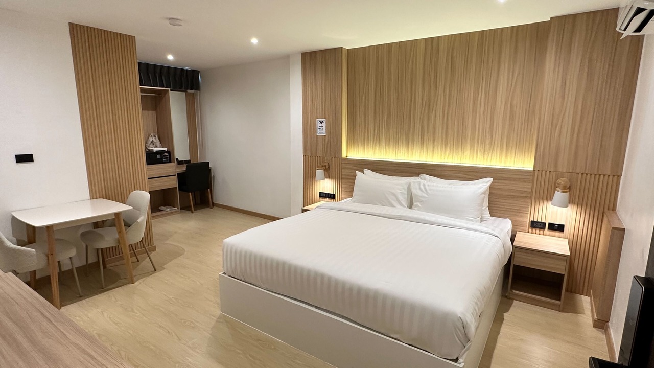Photo of Bedroom in Khlong Toei Nuea