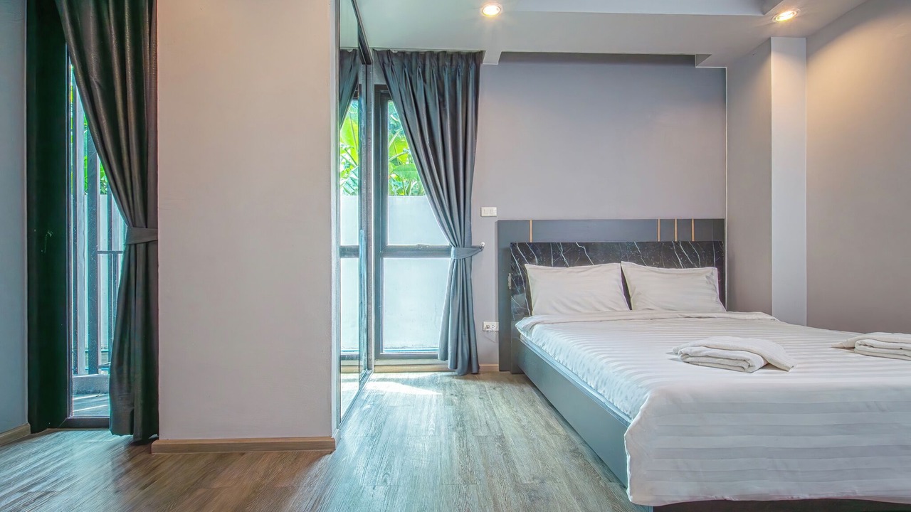 Photo of Bedroom in Khanna Yao