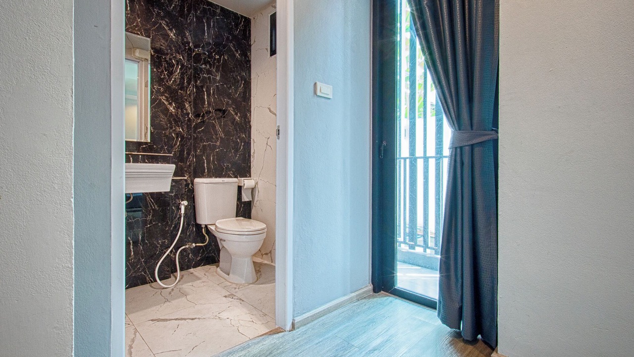 Photo of Bathroom in Khanna Yao