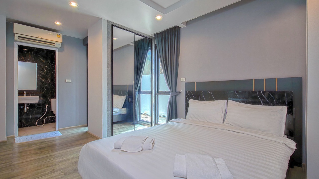 Photo of Bedroom in Khanna Yao