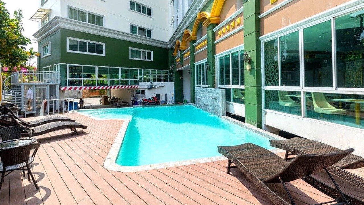 Photo of Outdoor in Samsen Nok