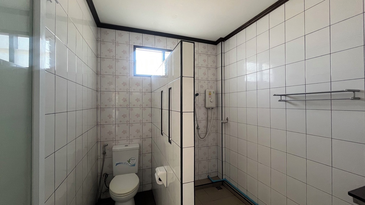 Photo of Bathroom in Chomphu