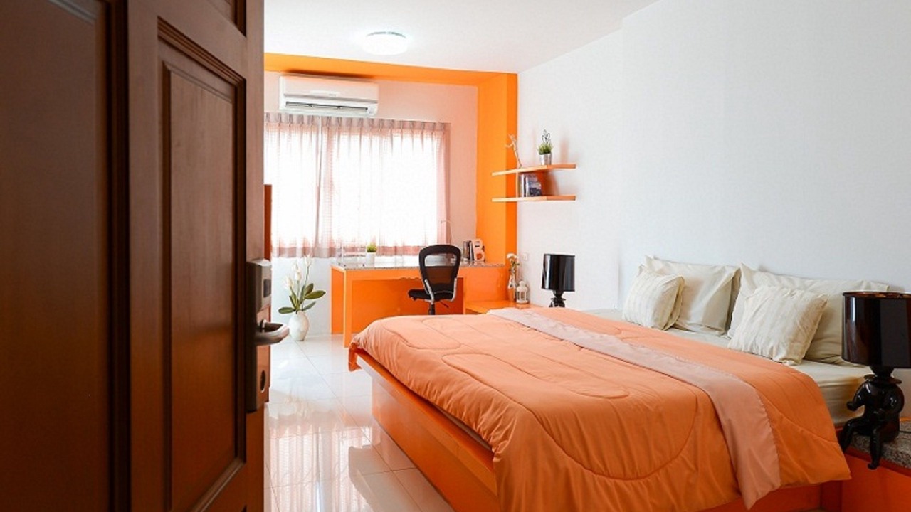 Photo of Bedroom in Thon Buri
