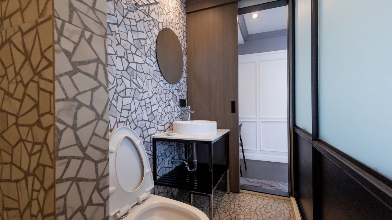 Photo of Bathroom in Wat Sam Phraya