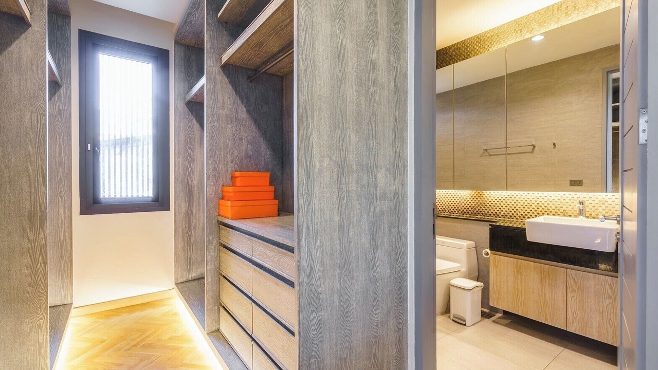 Photo of Bathroom in Bangkok Central Business District