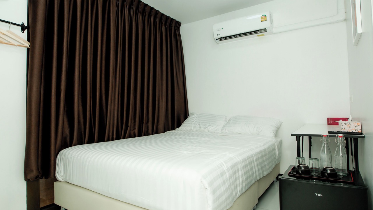 Photo of Bedroom in Khlong Tan Nuea