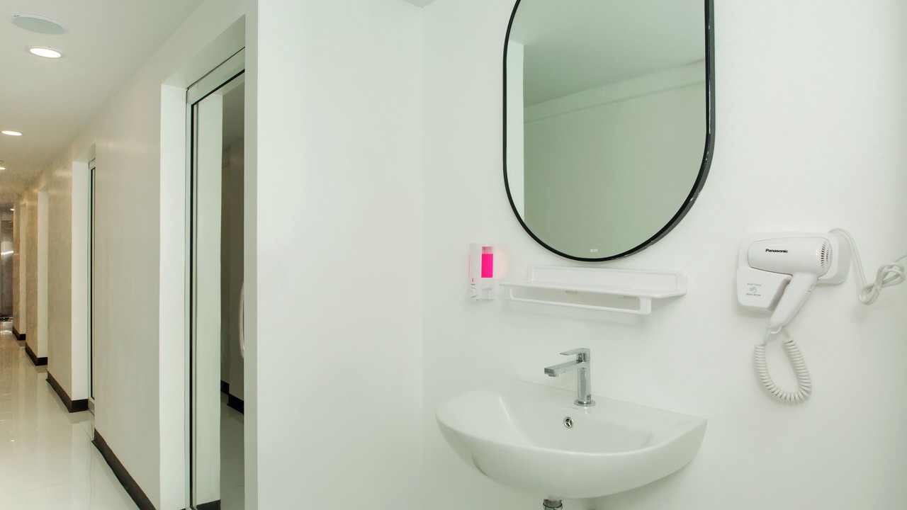 Photo of Bathroom in Khlong Tan Nuea