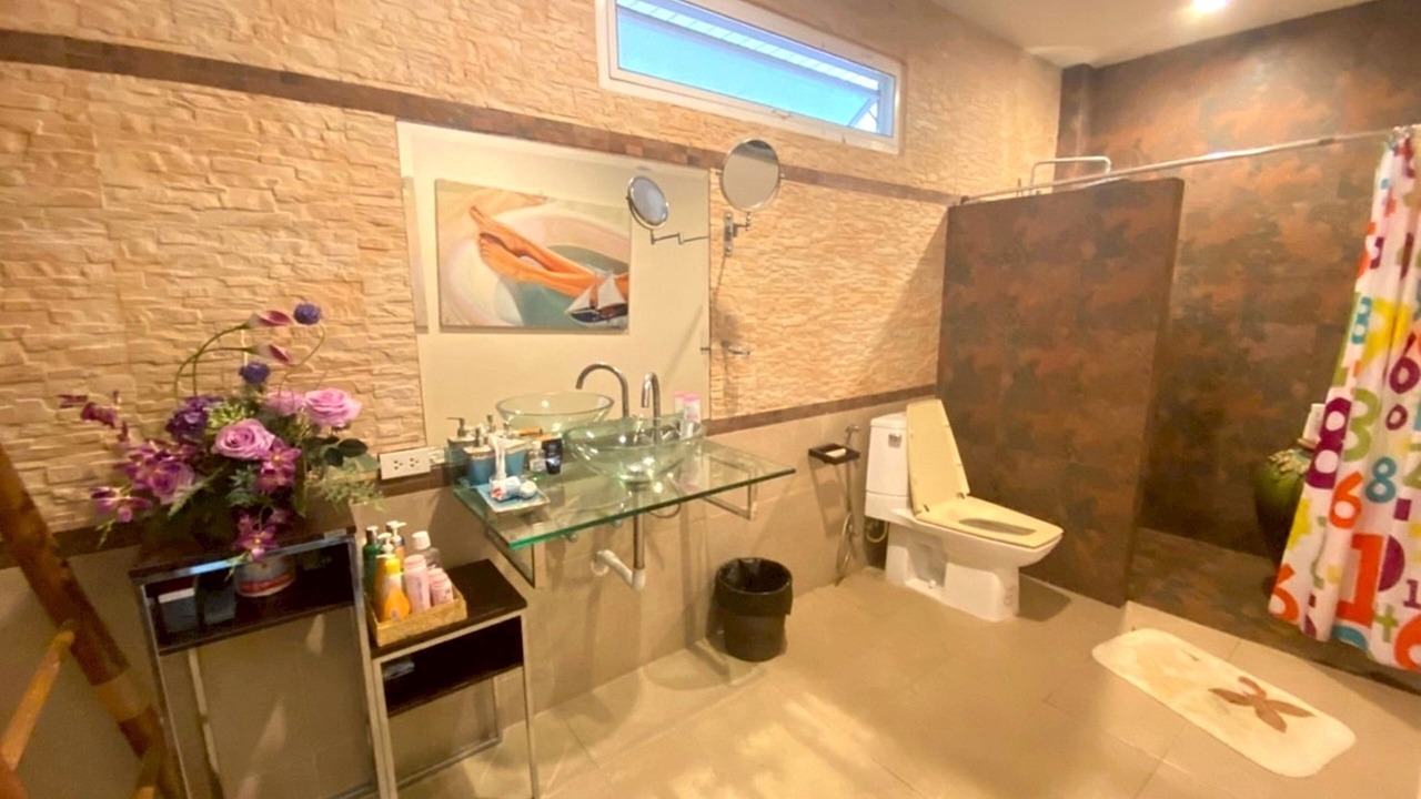 Photo of Bathroom in Puk Tian