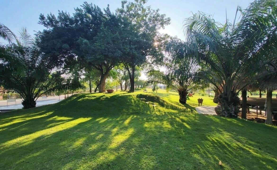 Photo of Outdoor in Manorom