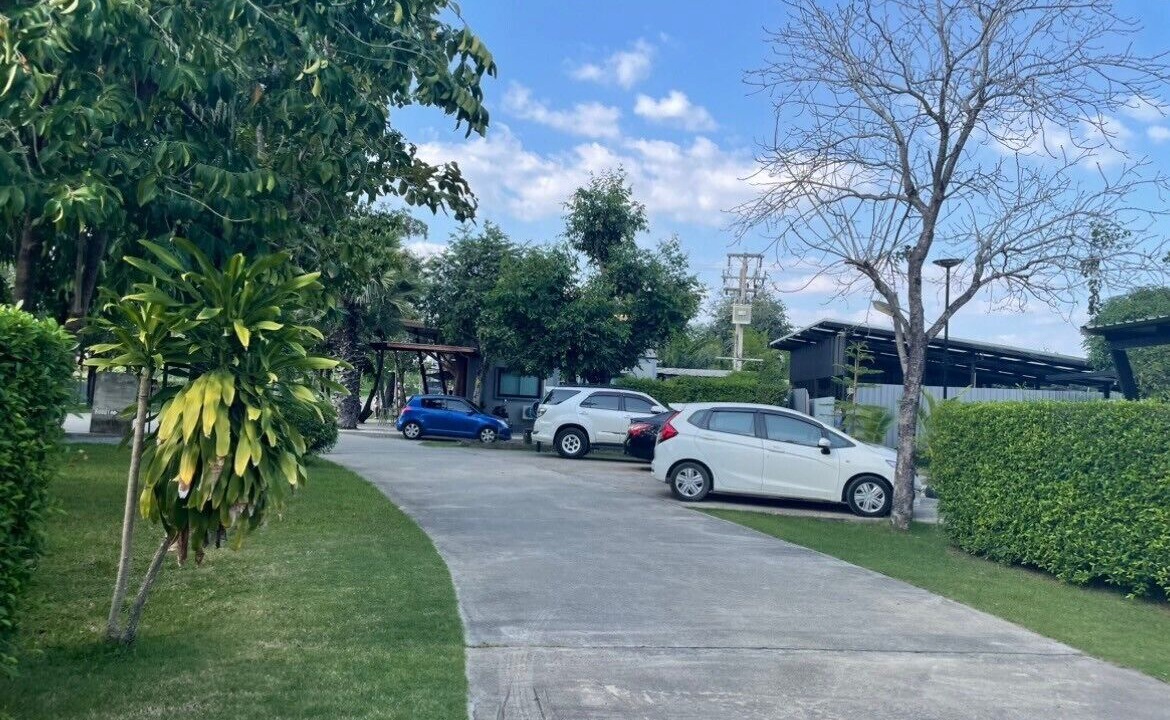 Photo of Outdoor in Manorom