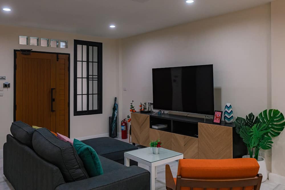 Photo of Livingroom in Bangkok Central Business District