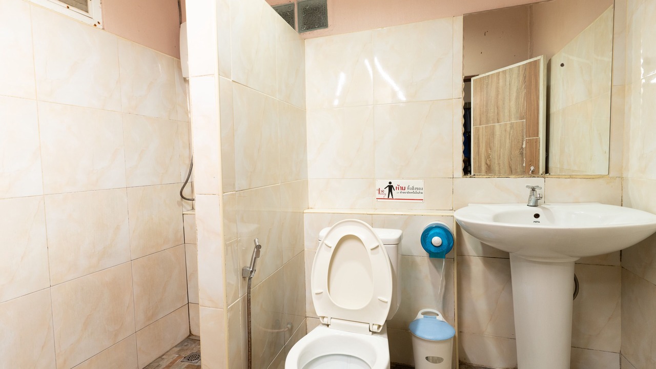Photo of Bathroom in Photharam