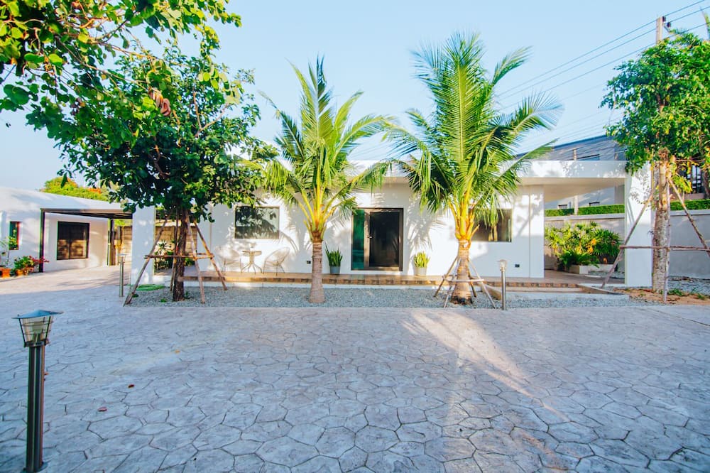 Photo of Outdoor in Pong