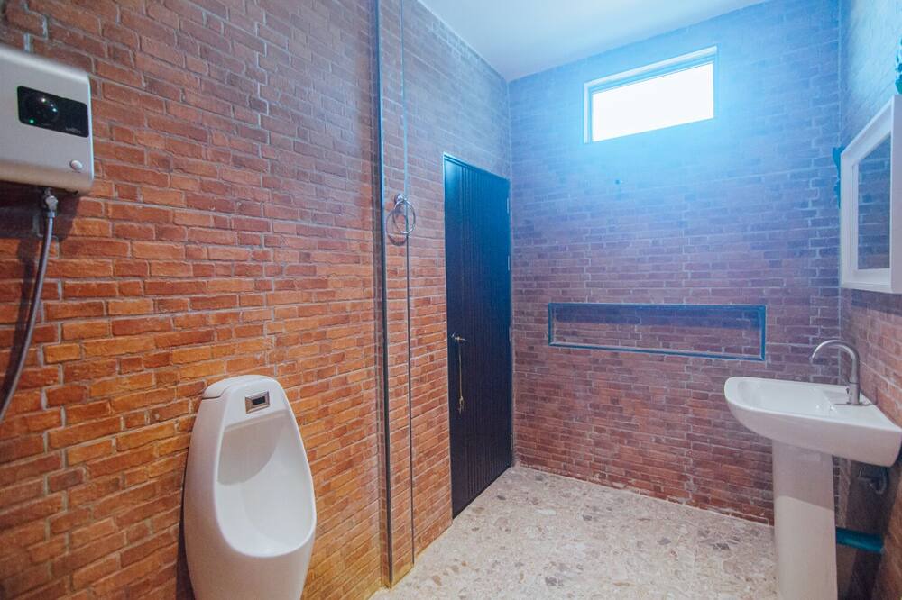 Photo of Bathroom in Pong