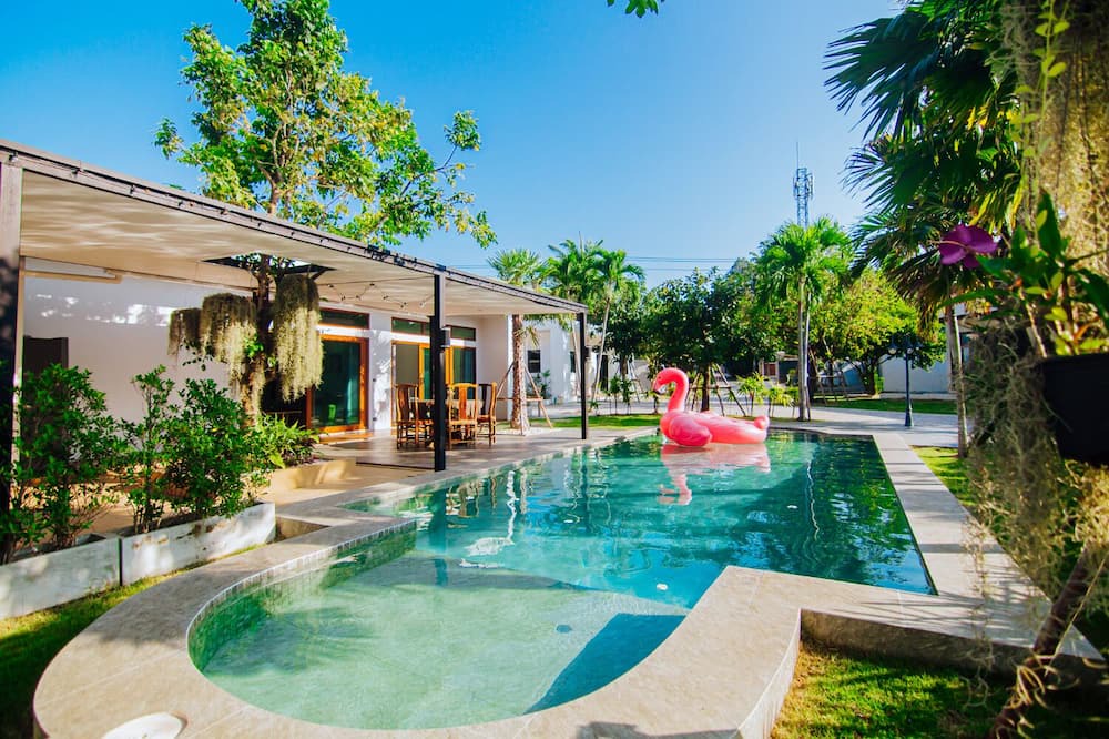 Photo of Outdoor in Pong