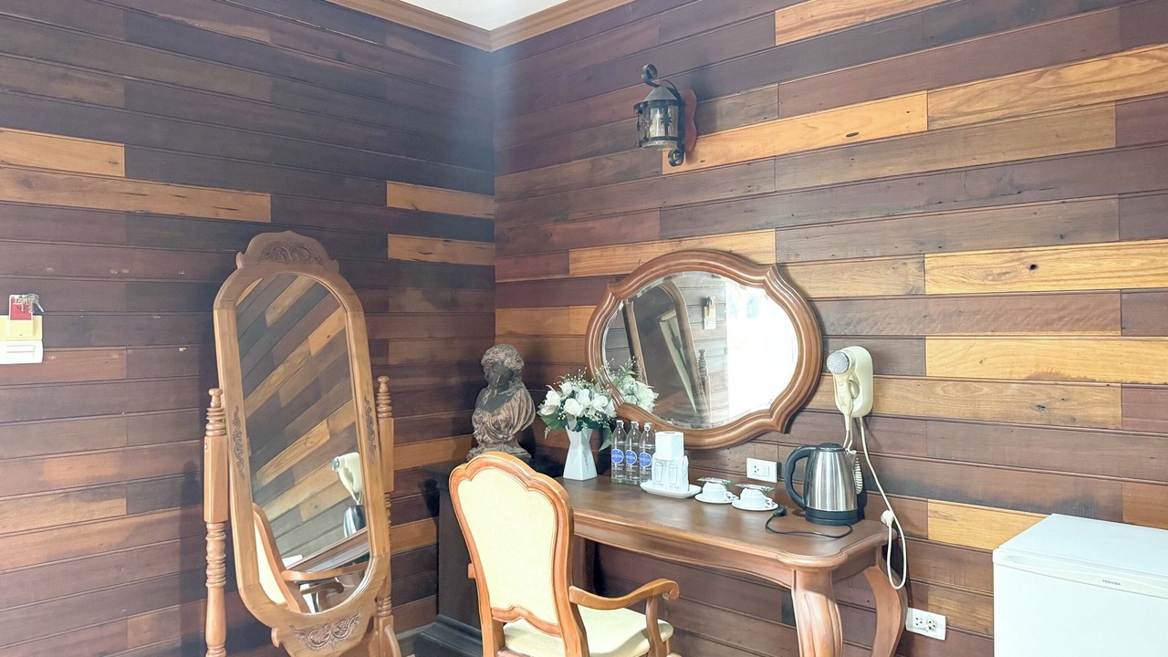 Photo of Bedroom in Chomphu