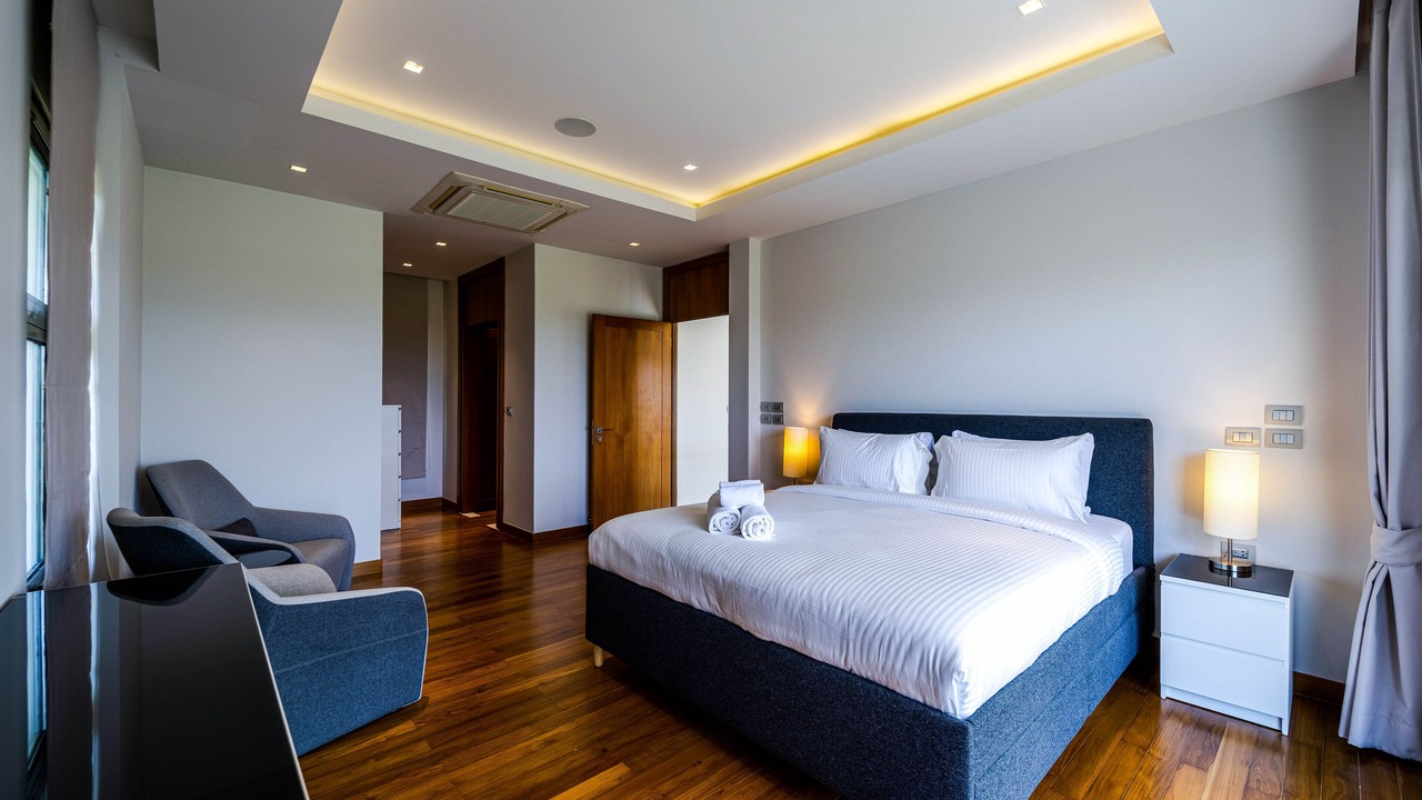Photo of Others in Hin Lek Fai