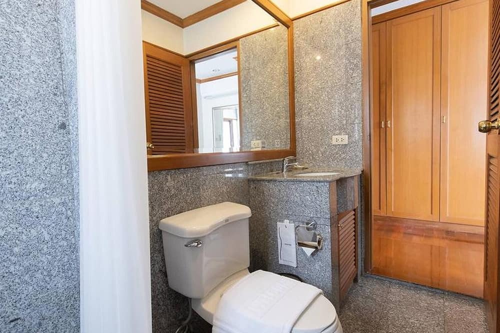 Photo of Bathroom in Dusit
