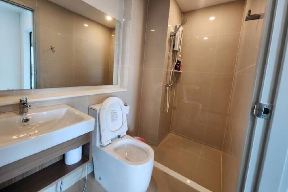 Photo of Bathroom in Din Daeng