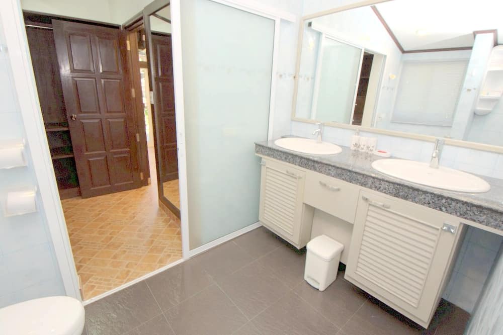 Photo of Bathroom in Bang Po