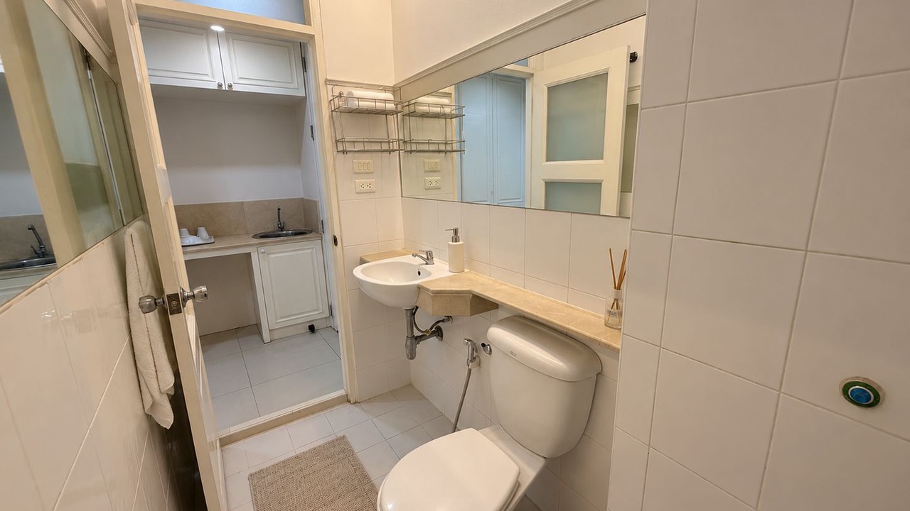 Photo of Bathroom in Samsen Nok