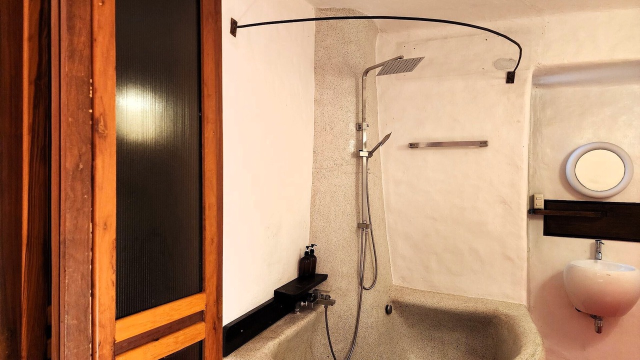 Photo of Bathroom in Thapae