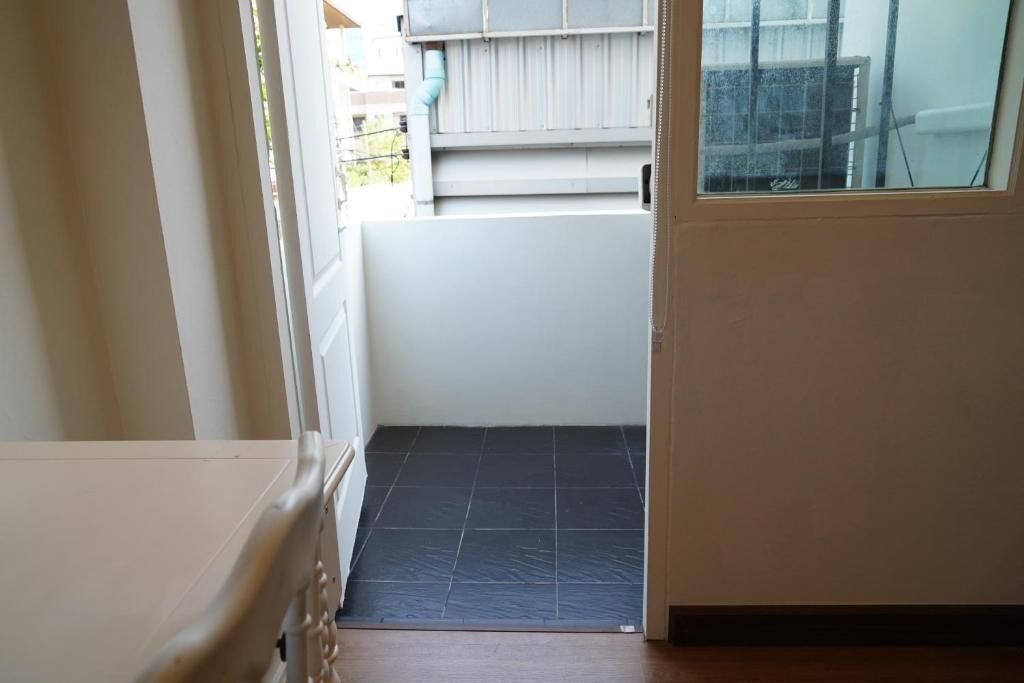Photo of Patio Balcony in Samsen Nok