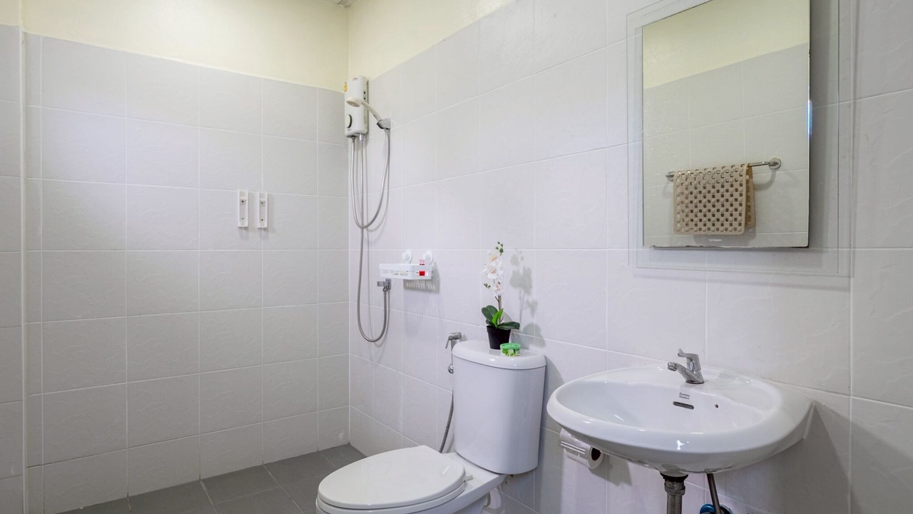 Photo of Bathroom in Pong