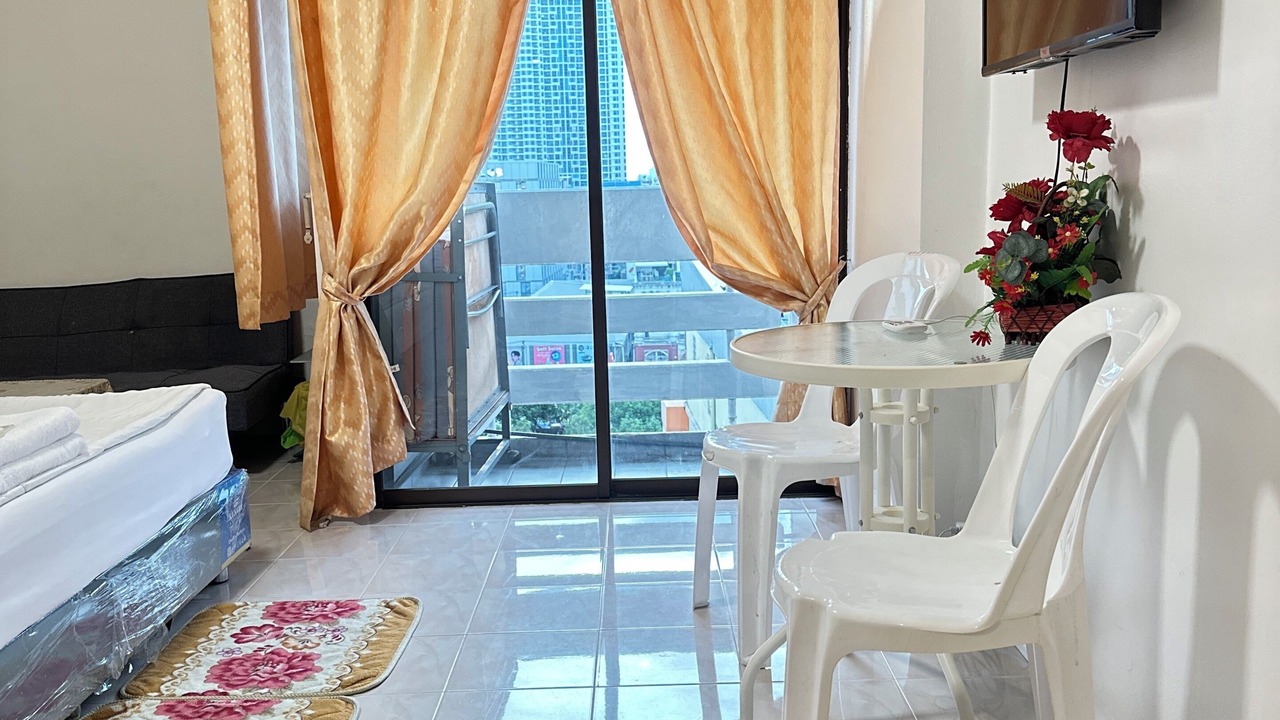 Photo of Bedroom in Thanon Phaya Thai