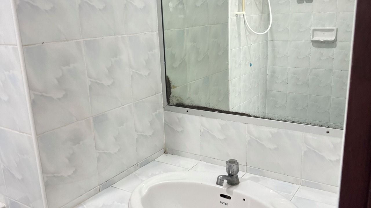 Photo of Bathroom in Thanon Phaya Thai