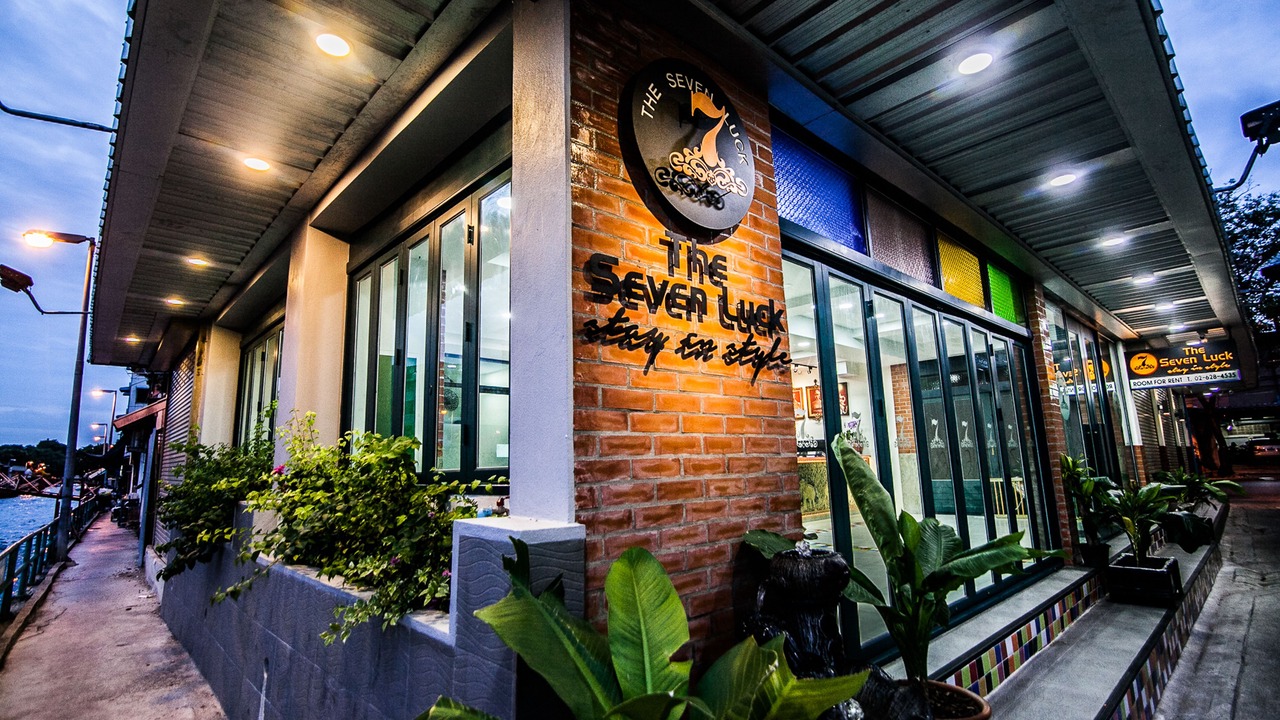 Photo of Buildings in Khlong Maha Nak