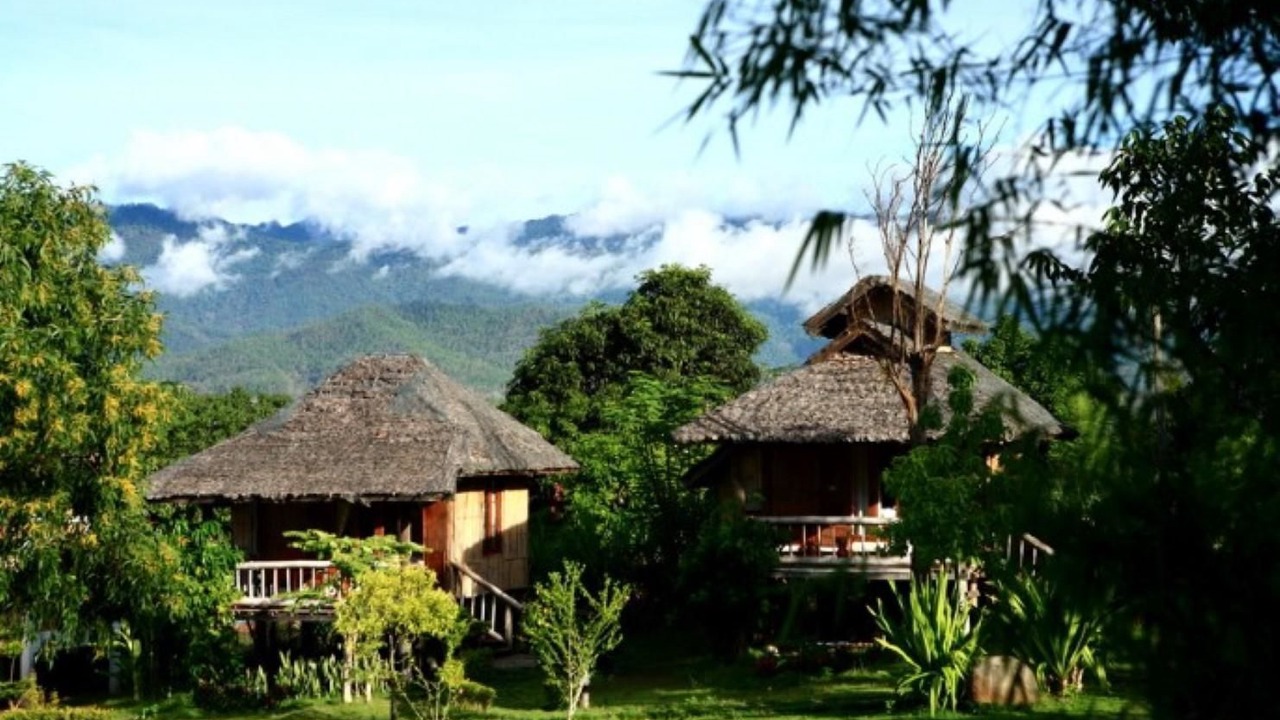 Photo of Buildings in Mae Hi