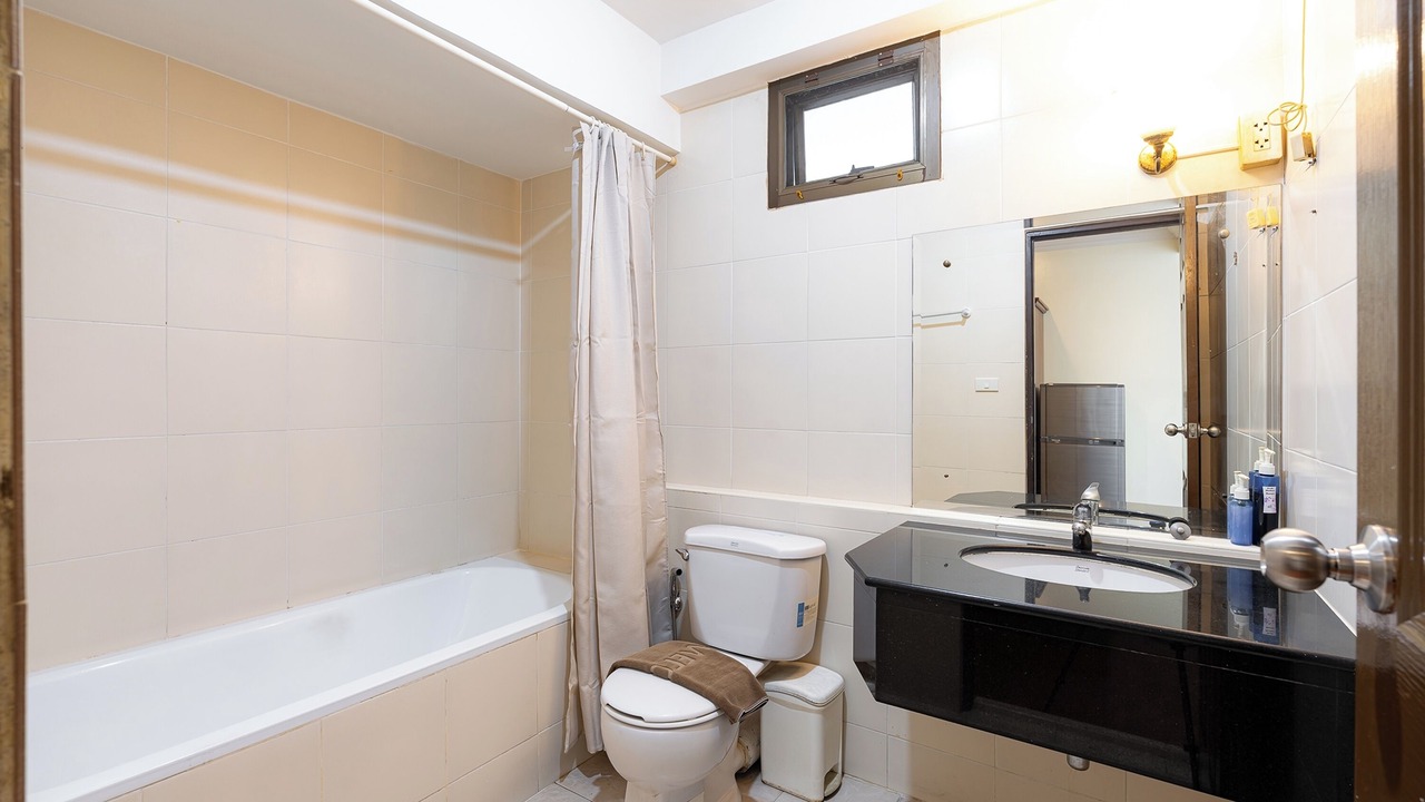 Photo of Bathroom in Embassy District