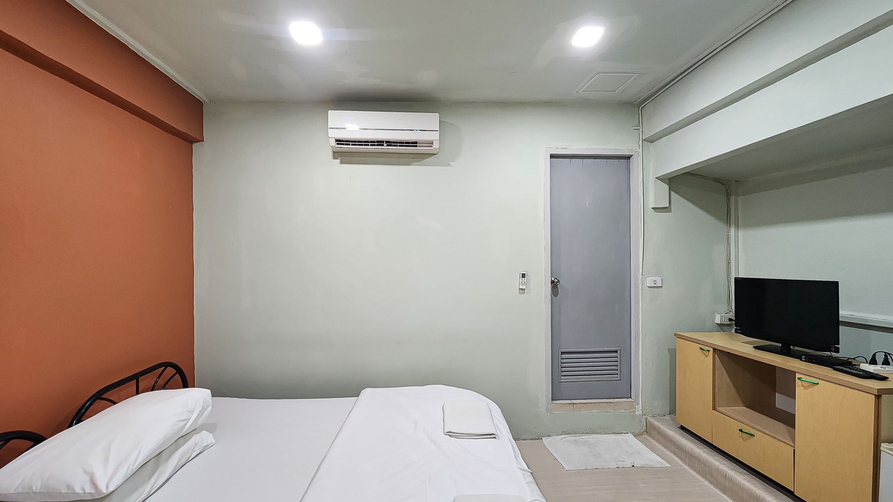 Photo of Bedroom in Embassy District