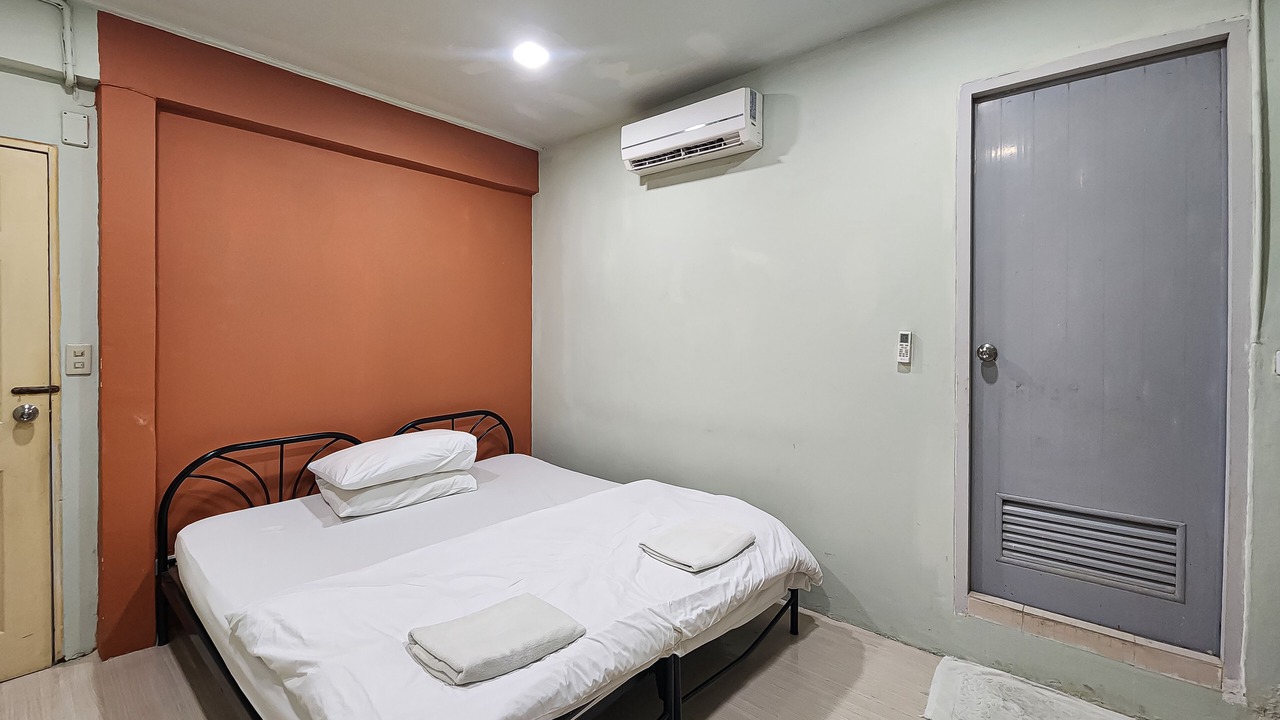 Photo of Bedroom in Embassy District