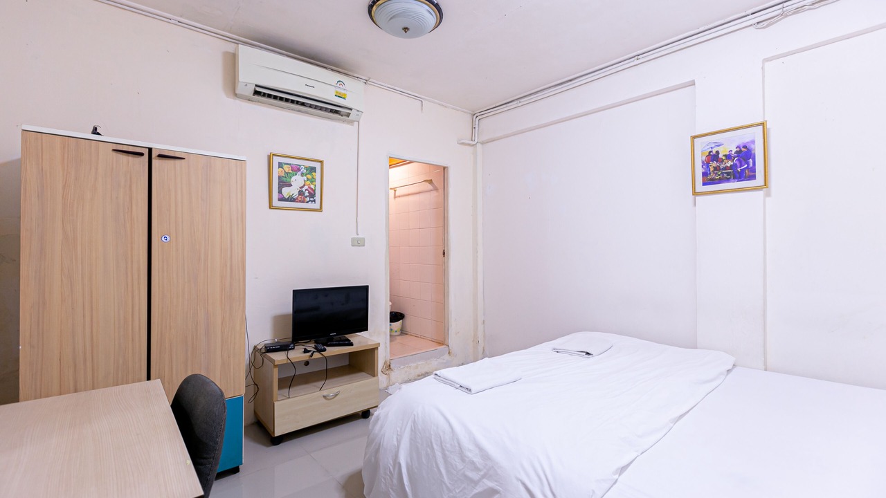 Photo of Bedroom in Embassy District