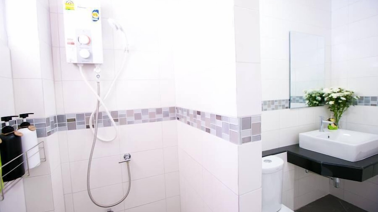 Photo of Bathroom in Tha Rap