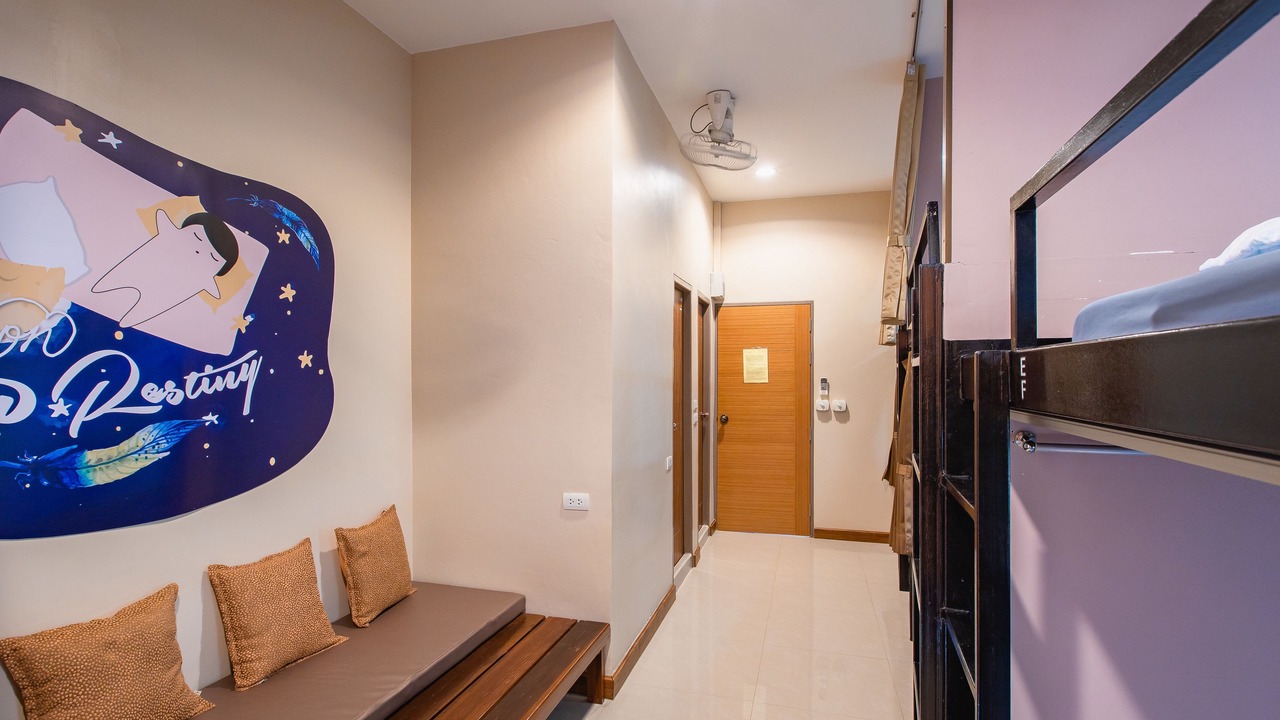 Photo of Livingroom in Pratunam