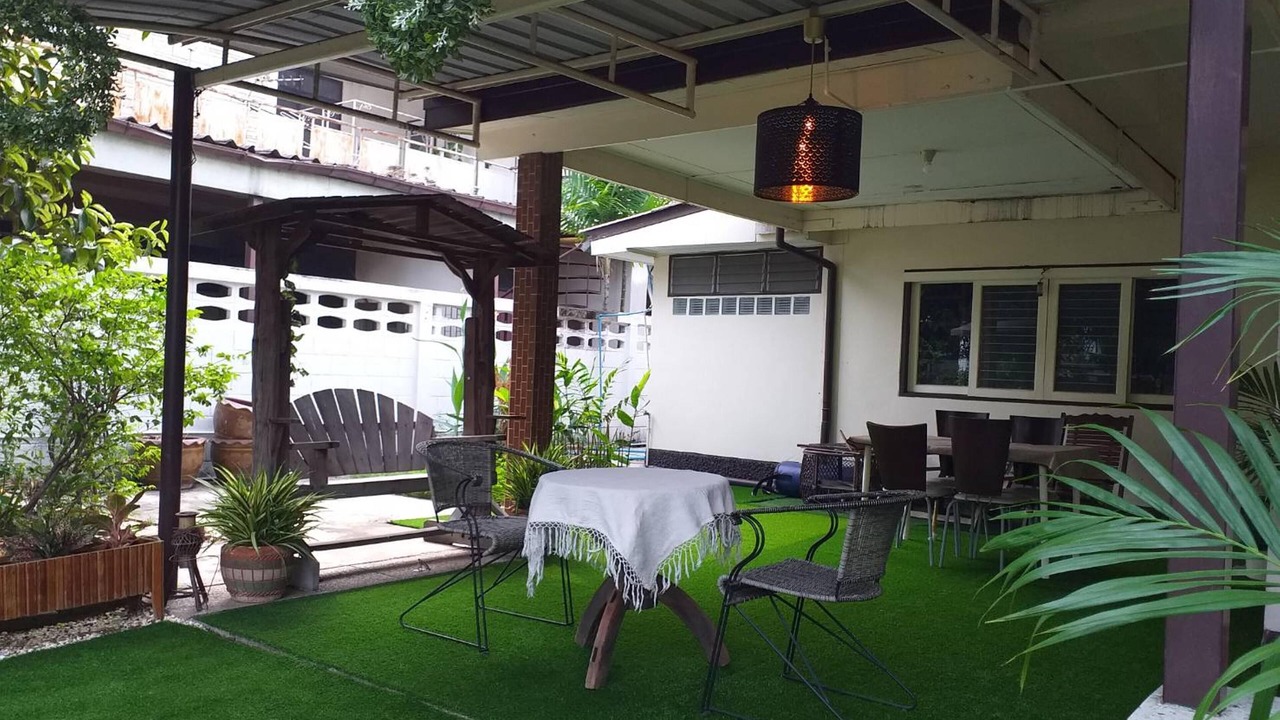 Photo of Outdoor in Khanna Yao
