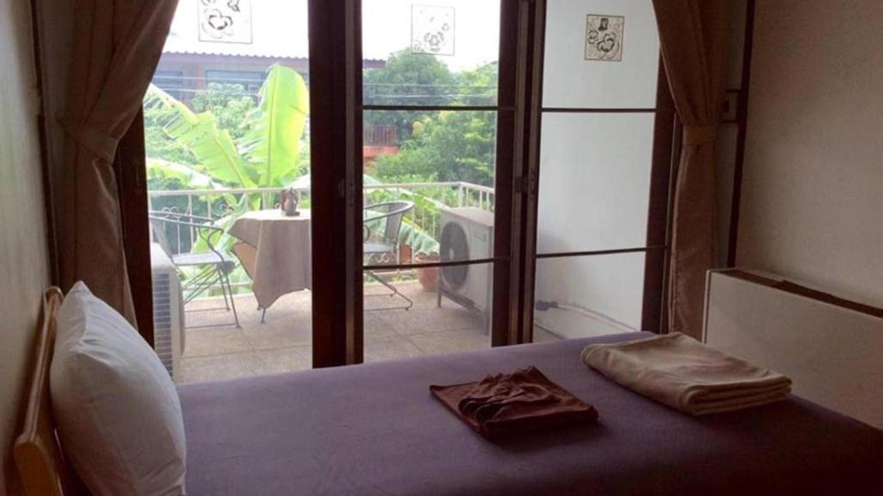 Photo of Bedroom in Khanna Yao