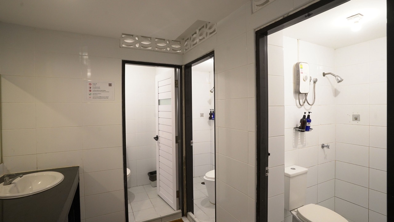 Photo of Bathroom in Thanon Phaya Thai
