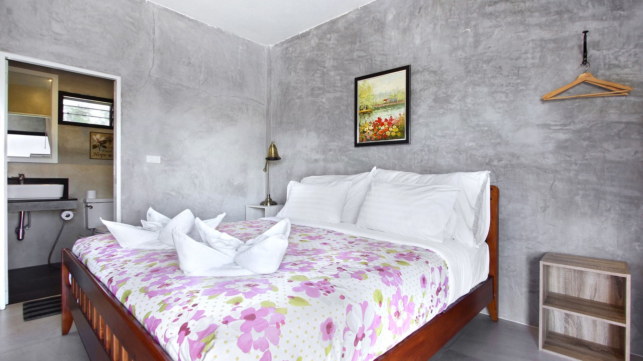 Photo of Bedroom in Khanong Phra