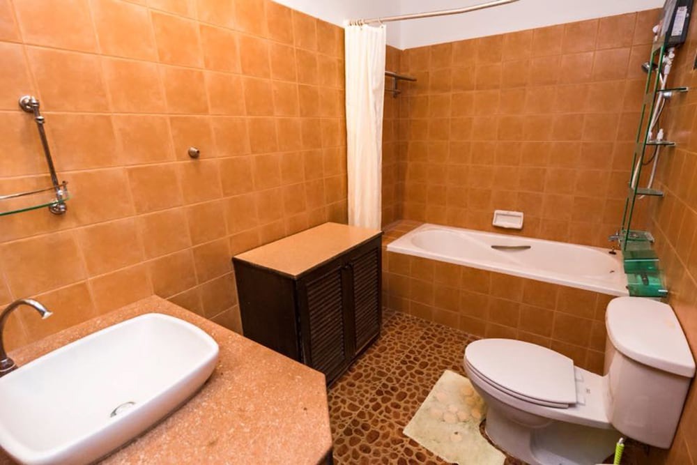 Photo of Bathroom in Hua Thanon