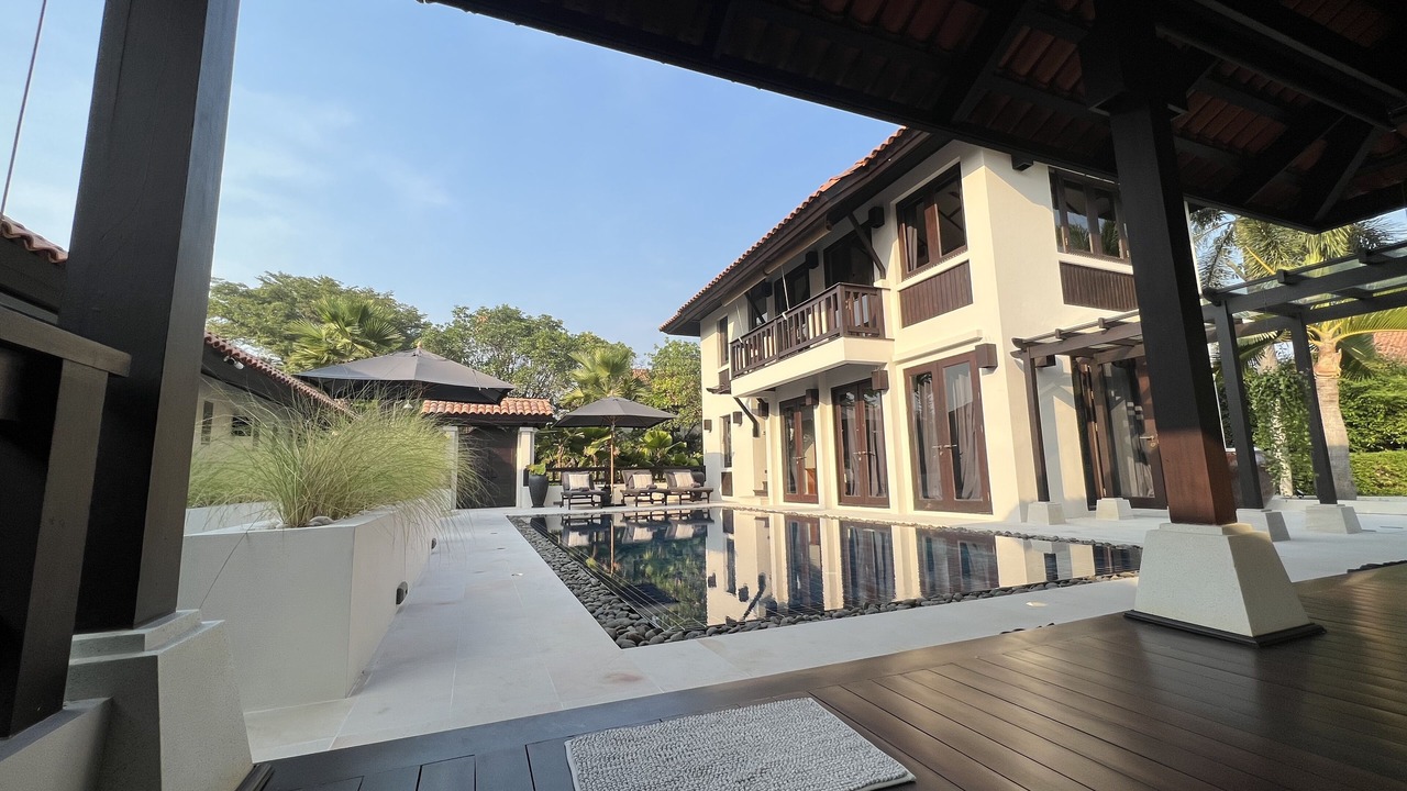 Photo of Patio Balcony in Sam Phraya
