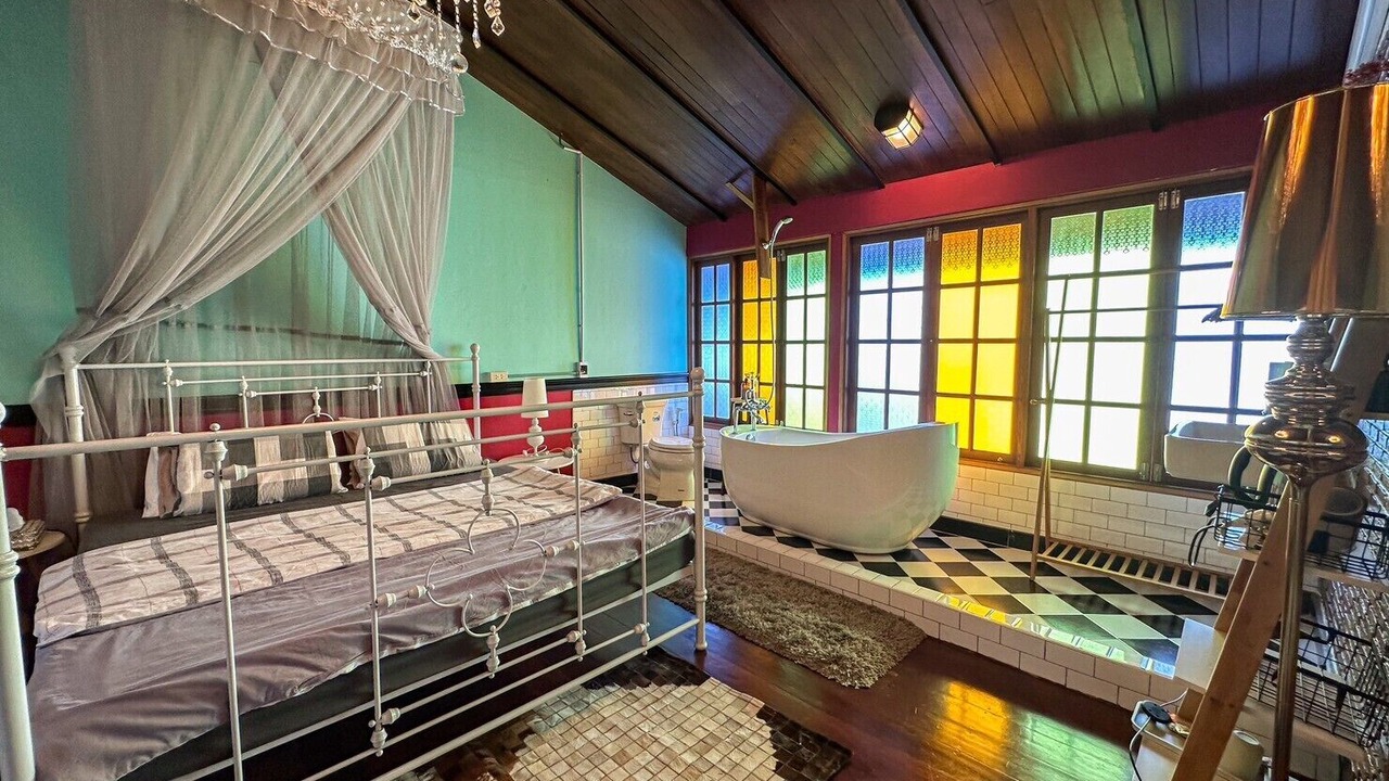 Photo of Bedroom in Khlong Tan Nuea
